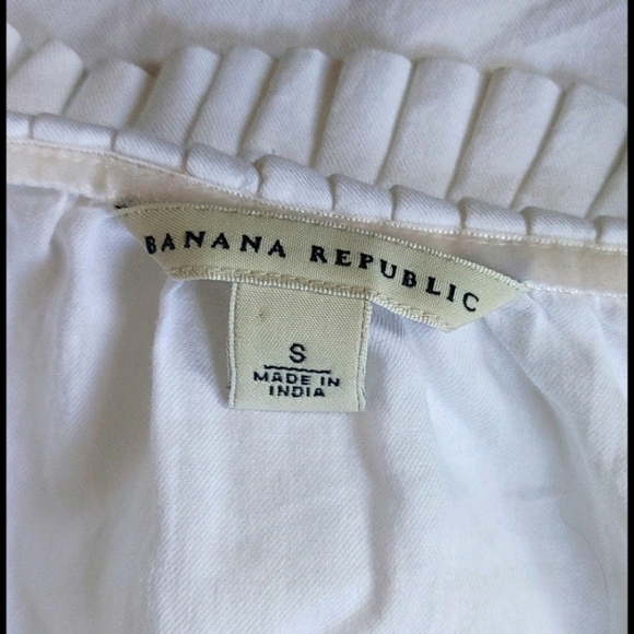 Banana Republic White LS Ruffle Collar Button Down Shirt - Picture 6 of 8